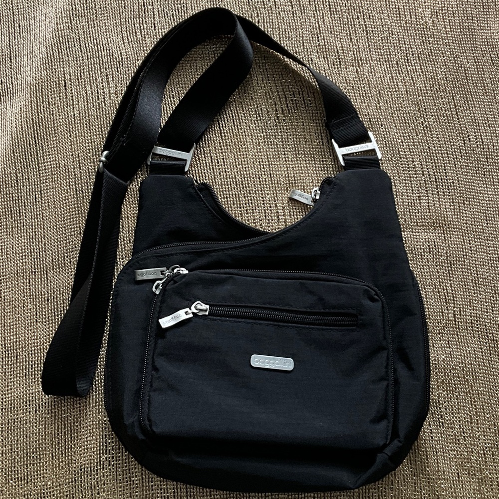 Baggallini Black Nylon Crossbody Bag, Great condition!